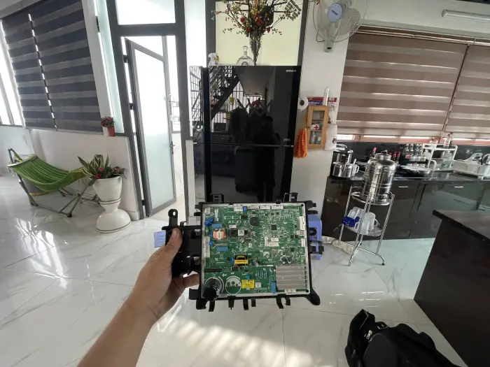 Thay Thế Linh Kiện Tủ Lạnh Hitachi